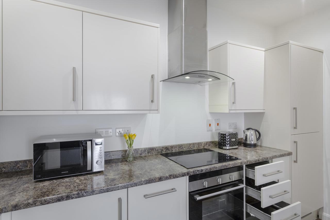 1 Bed Apt Sleeps 4 Luton  Exteriör bild