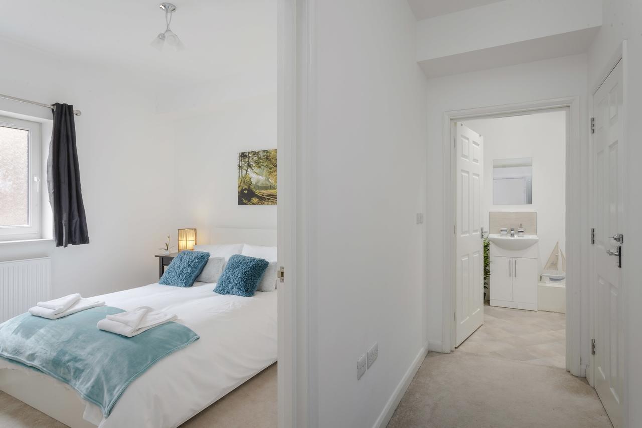 1 Bed Apt Sleeps 4 Luton  Exteriör bild